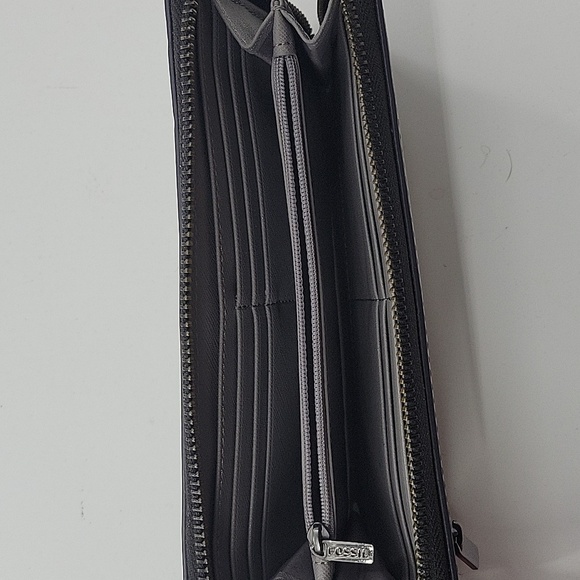 Fossil Studded Wallet - Picture 12 of 14